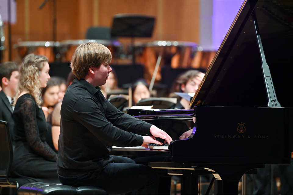 Thomas Kelly awarded Benjamin Britten Piano Fellowship 